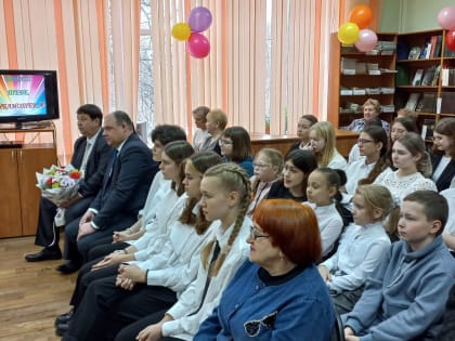 Помощь библиотеке и благодарность жителям района – депутаты рассказали о встречах в Заднепровье