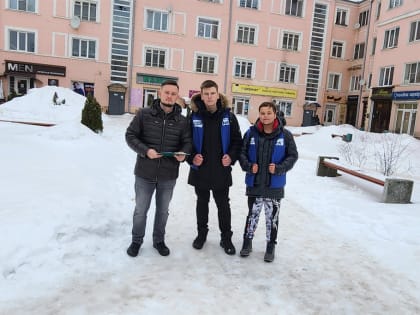 Смоляне продолжают собирать письма поддержки для участников СВО