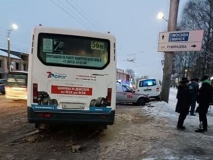 Прокуратура и следком начали проверку по ДТП с маршруткой в Смоленске