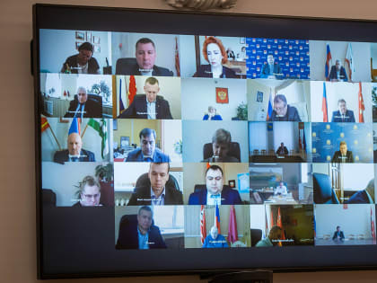 Алексей Островский провел совещание с главами муниципалитетов