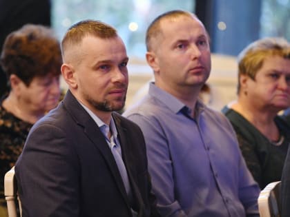 Василий Анохин поздравил смоленских работников госветслужбы