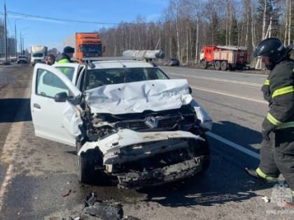 В Смоленской области в результате столкновения двух авто есть пострадавшие