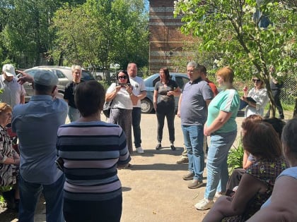 Глава Смоленска предложил жильцам сменить ГУК на другую управляющую компанию