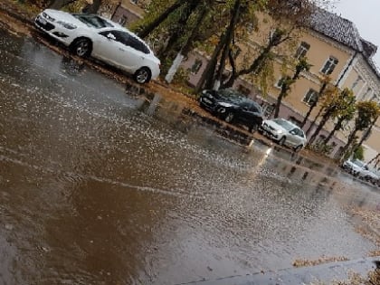 Отремонтированные дороги в Смоленске ушли под воду