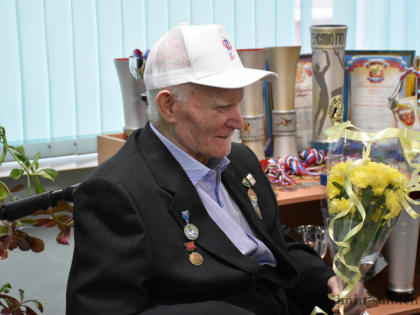 22 декабря ветеран спорта Костюченков Анатолий Егорович отметил свой 90-летний юбилей.