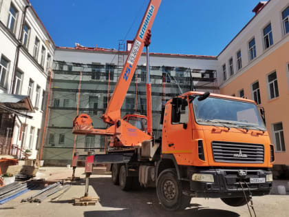 Названы сроки окончания ремонтных работ на важных объектах здравоохранения в Смоленске