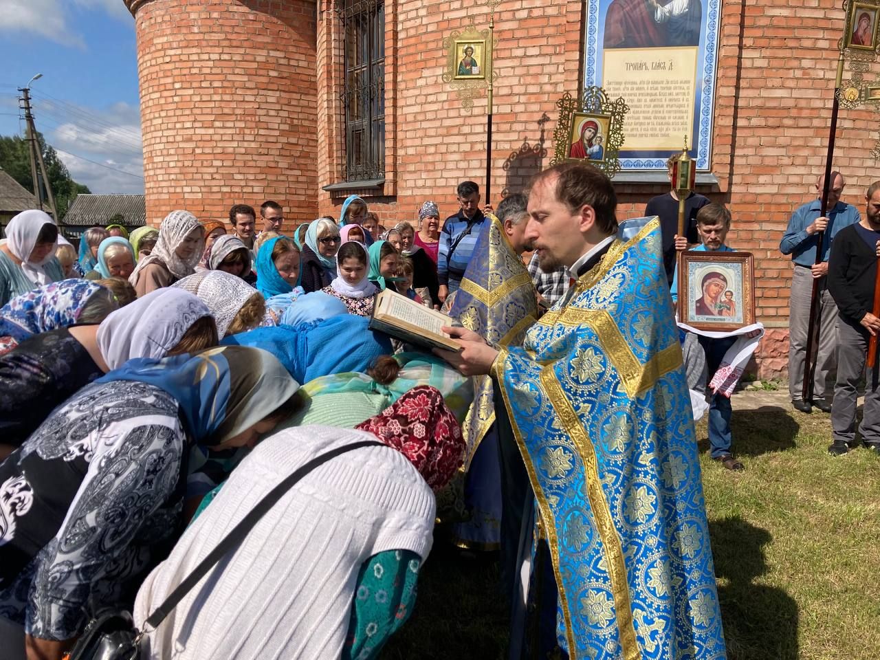 Смоленский приход. Казанский храм Гридино Шувое. Казанский храм Рудня. Белгород Смоленский храм престольный праздник. Казанская Церковь Рудня Смоленская область.