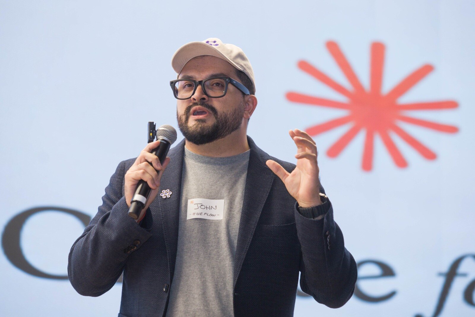 John Olven speaking at a Claude Code Community event in Mexico
