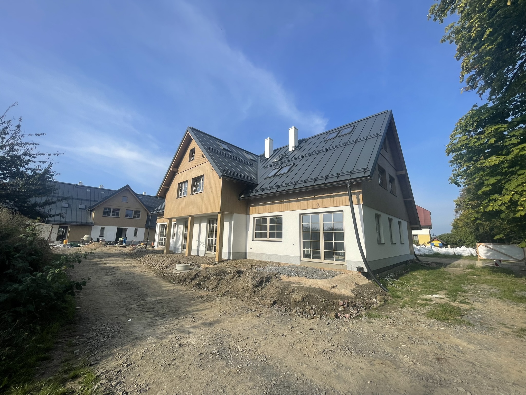 Apartmány A - B  Vysoké nad Jizeroupřed