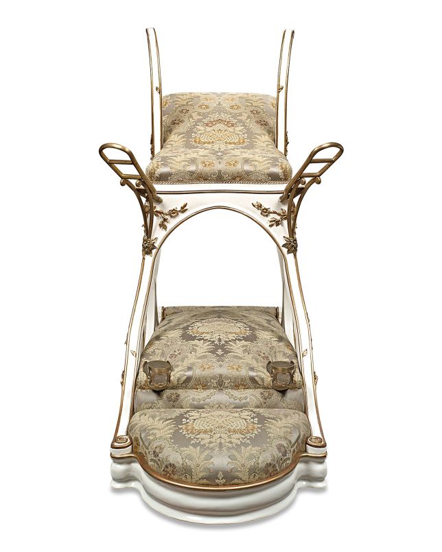 King Of England's Sex Chair Goes Up For Sale - Siège d'Amour Love Chair