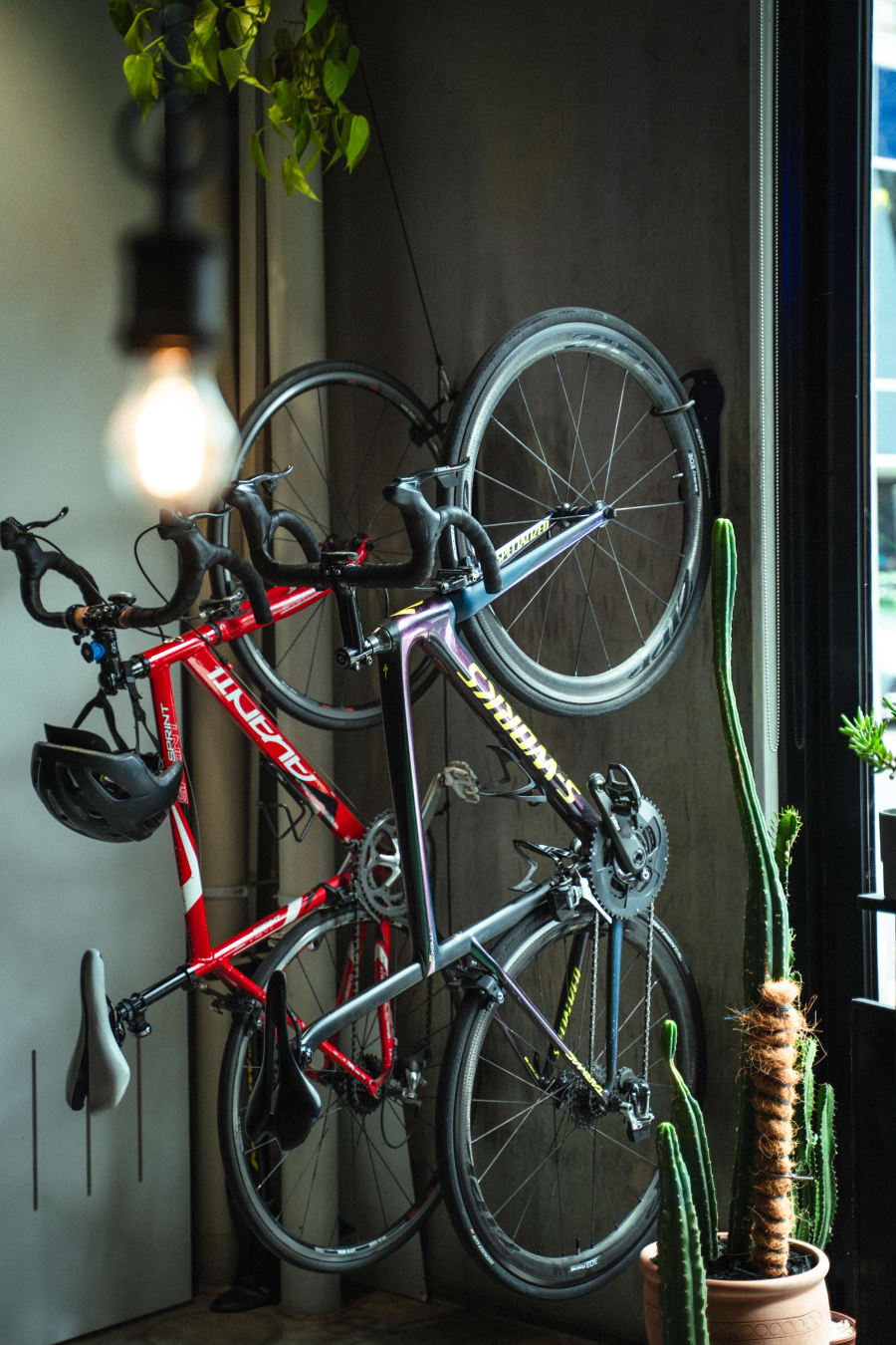 Shirouz Elango adjusting a road bike during a Ciclo Melbourne bike fit session