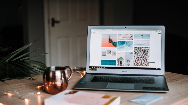 How to Create a Graphic Design Portfolio (with 10 Brilliant Examples)