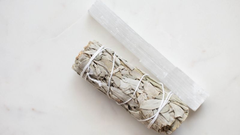 Selenite to treat anxiety