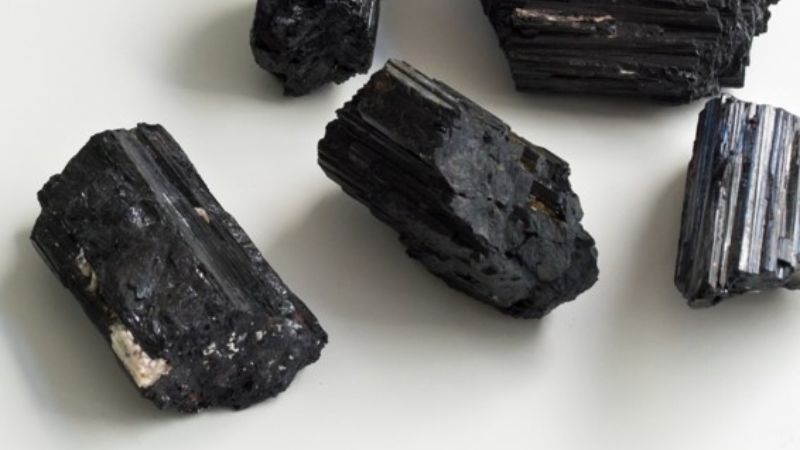 Black tourmaline for anxiety