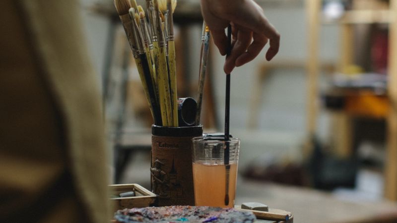 How to clean acrylic paintbrushes