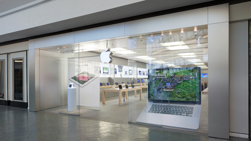 Apple Lakeside Shopping Center store