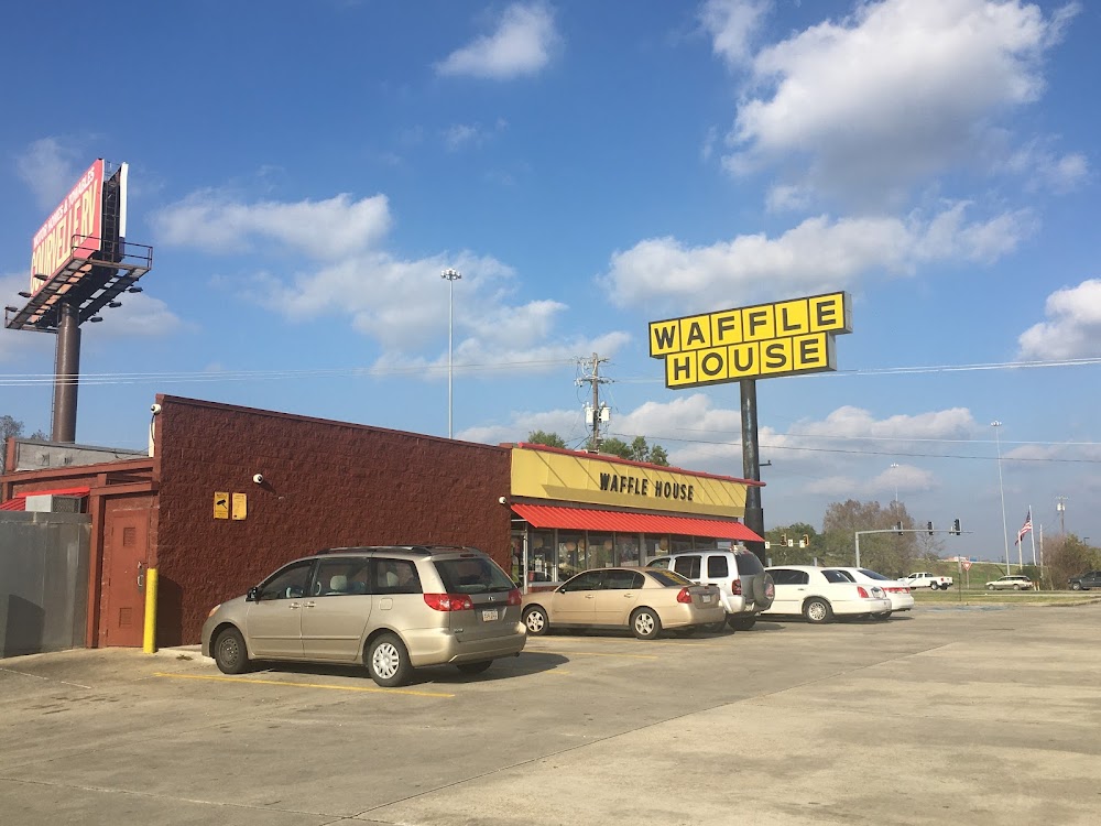 Waffle House restaurant in Breaux Bridge