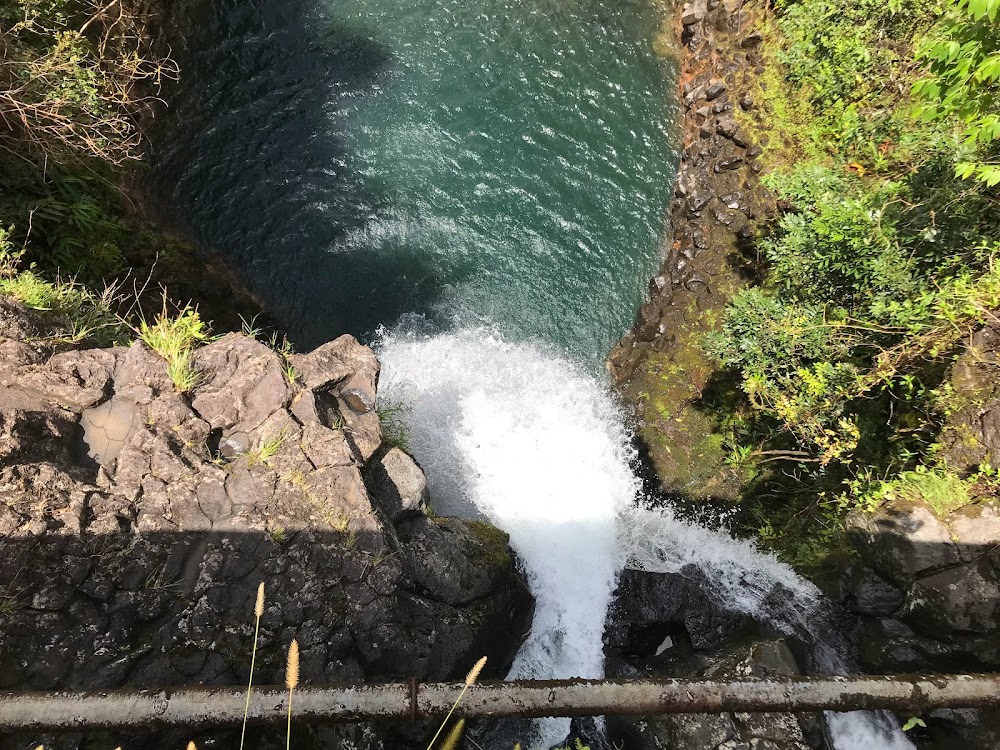 Makapipi Falls