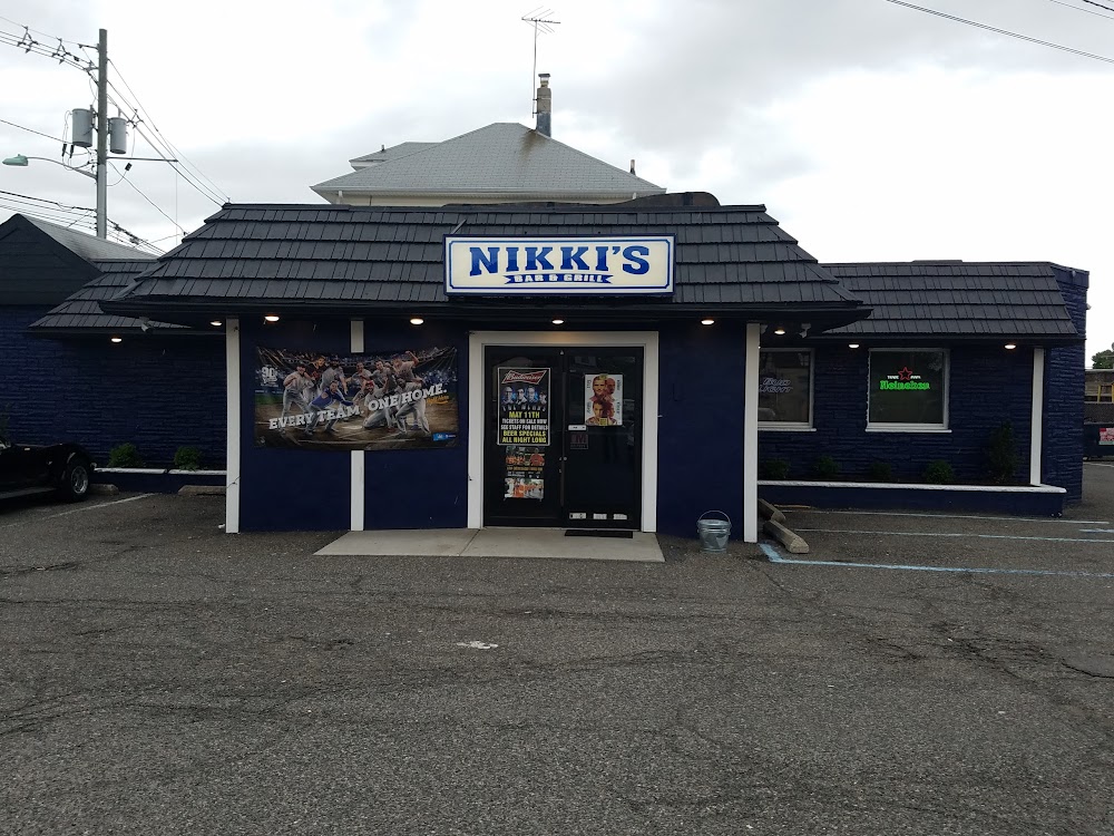 Nikki's Bar & Grill