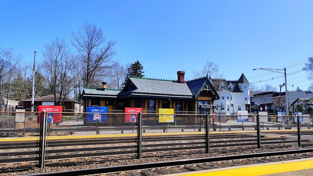 Waldwick Train Station