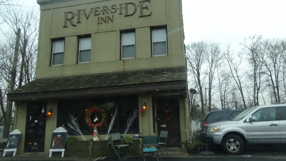 Riverside Inn Bar