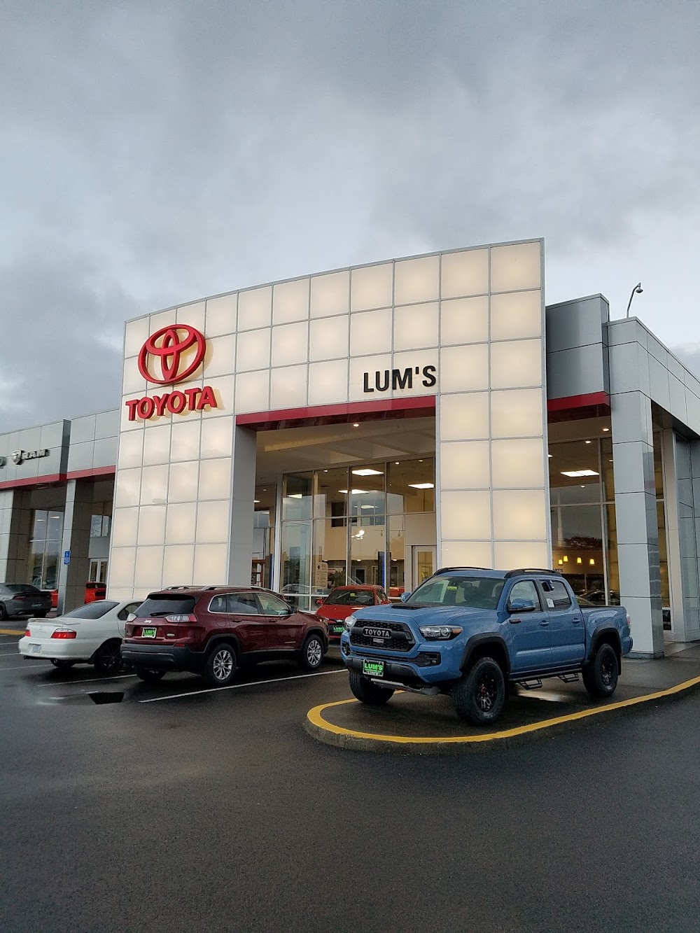 Lum's Toyota