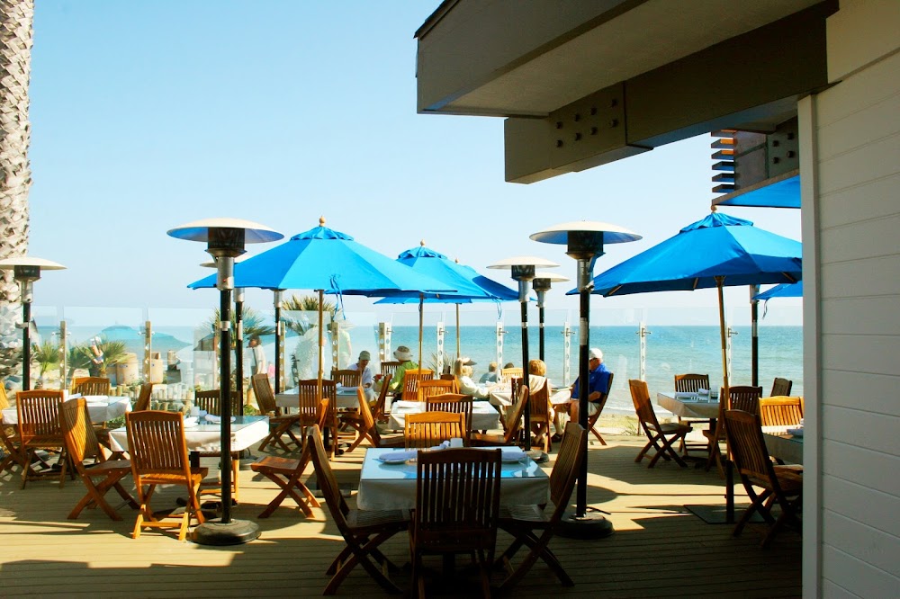 Boathouse at Hendry's Beach Restaurant