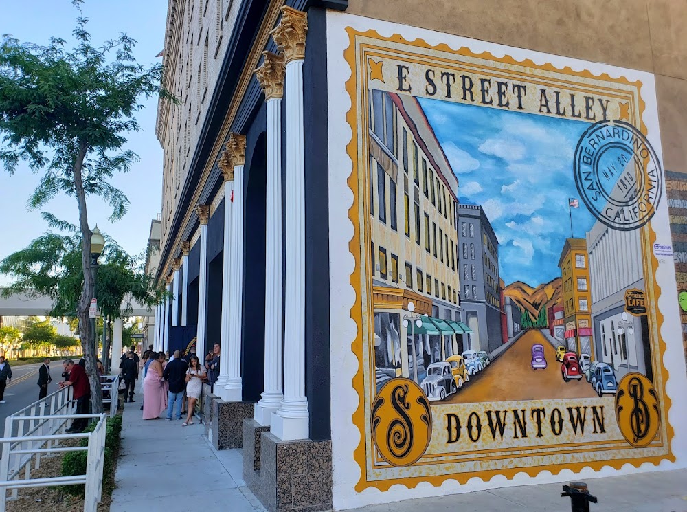 E Street Alley Murals