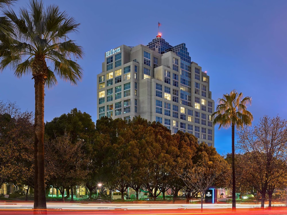 Hilton Los Angeles North/Glendale & Executive Meeting Center lodging