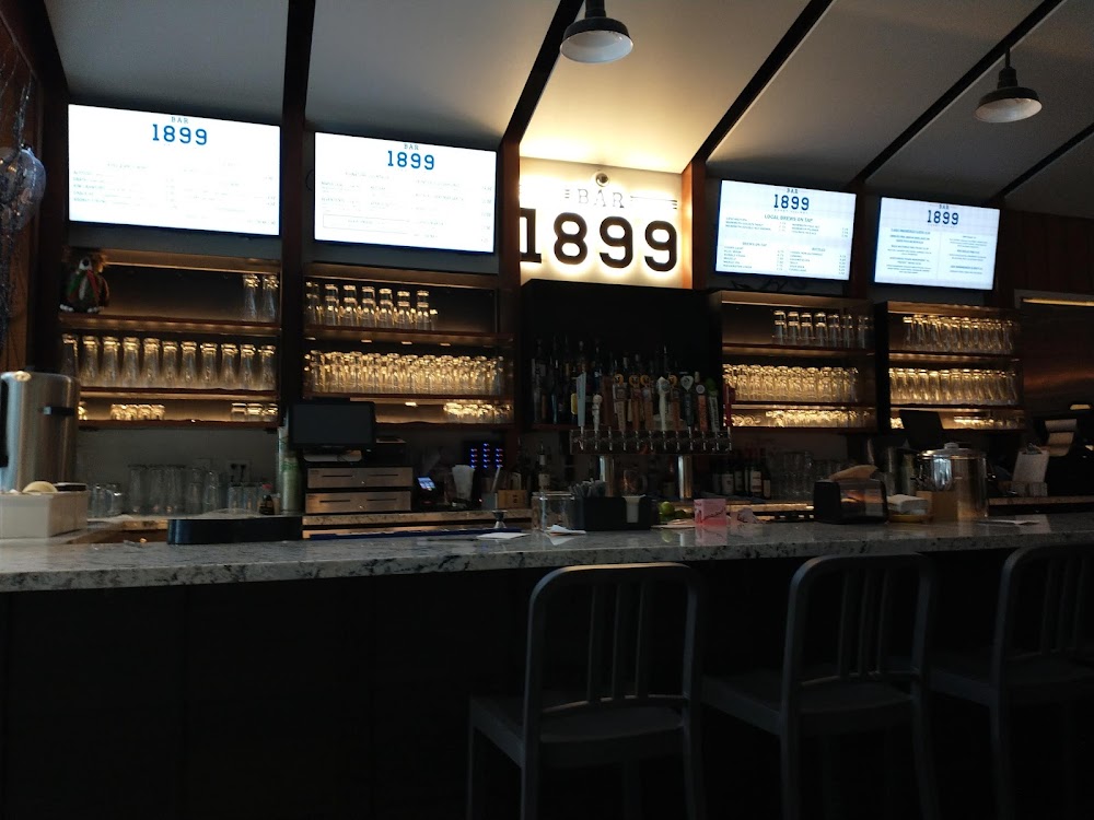 Bar 1899