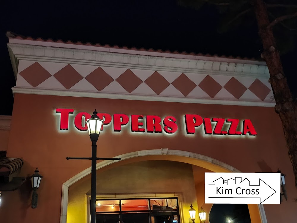 Toppers Pizza restaurant