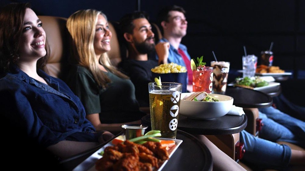 Studio Movie Grill - Simi Valley