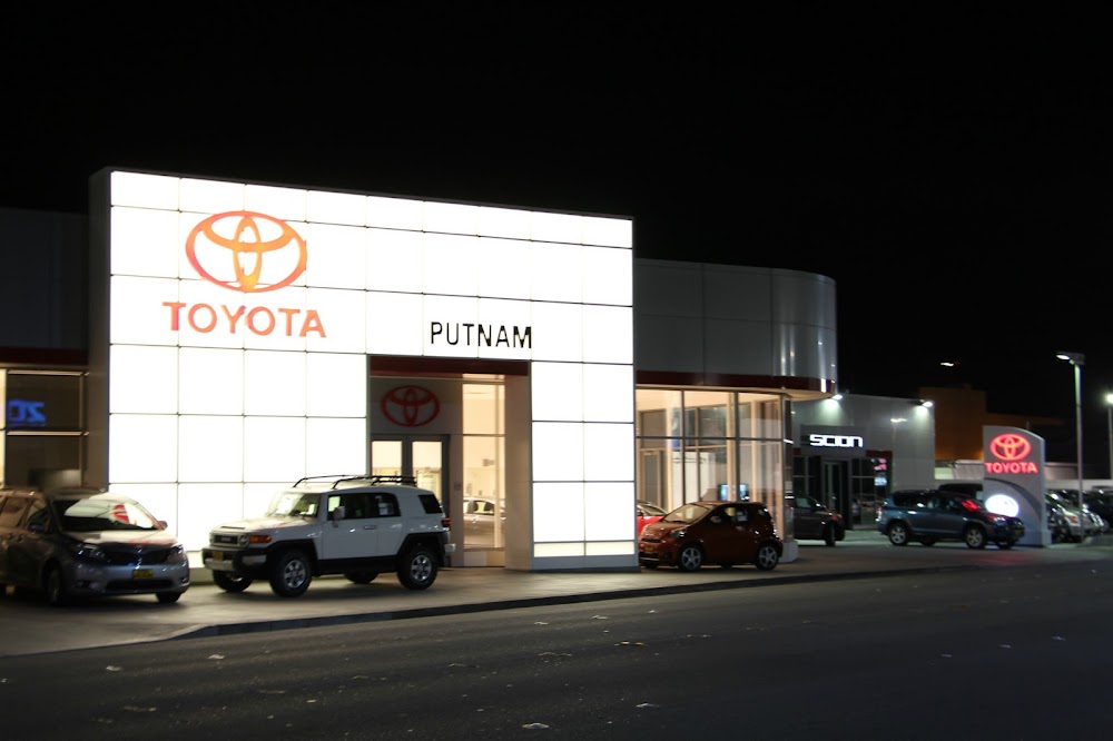 Putnam Toyota store