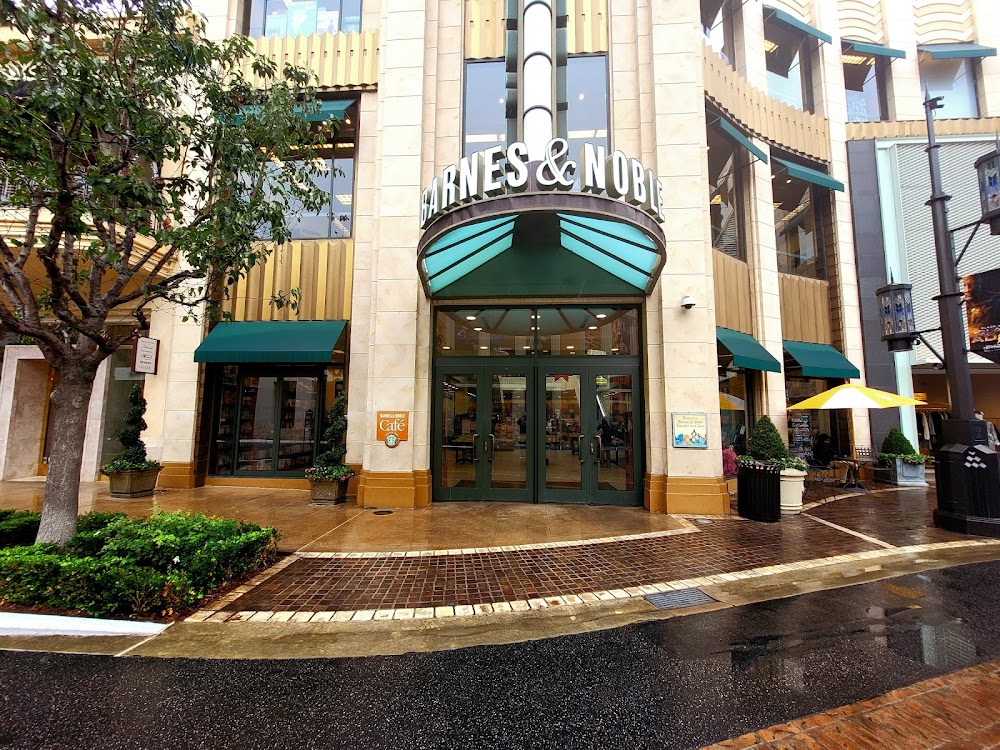 Barnes & Noble store