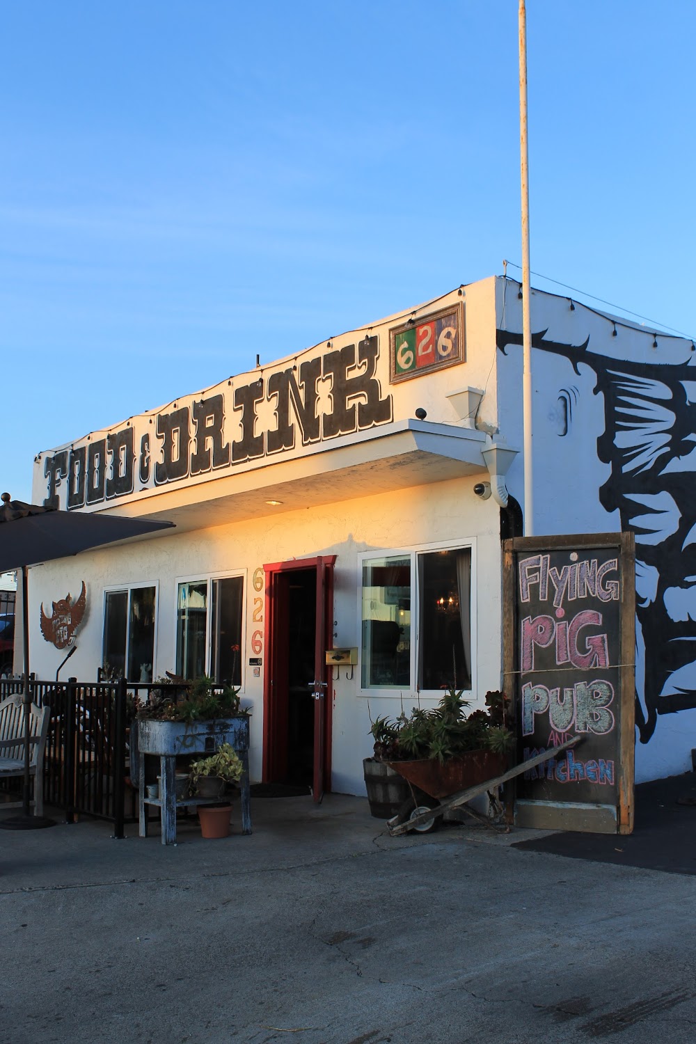 Flying Pig Pub & Kitchen