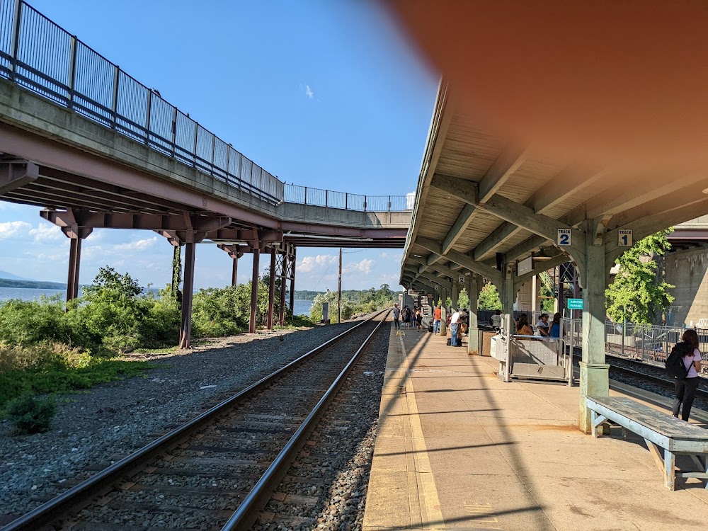 Rhinecliff Train Station