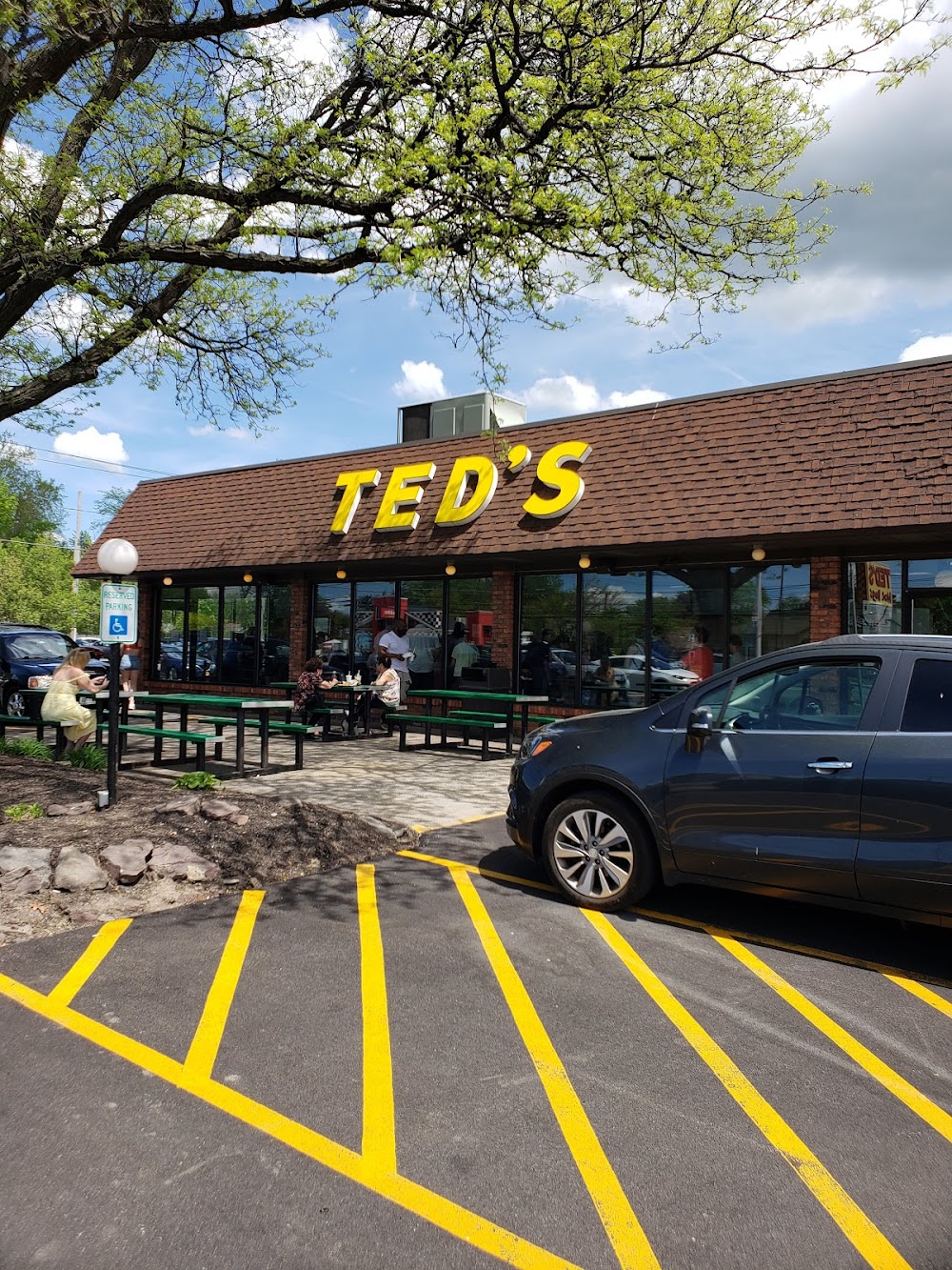 Ted's Hot Dogs