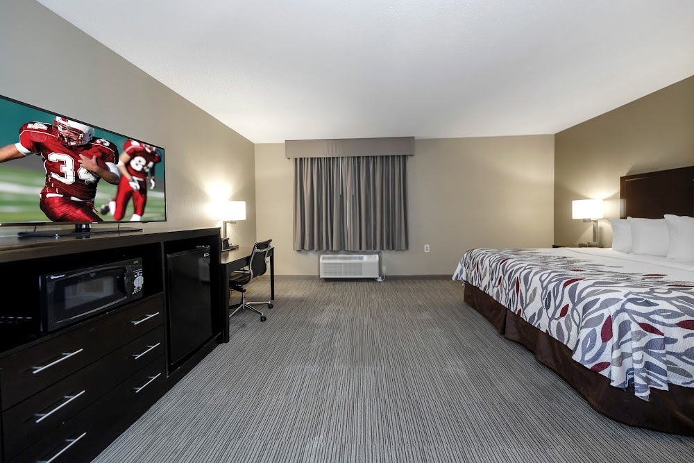 Red Roof Inn & Suites Newburgh – Stewart Airport