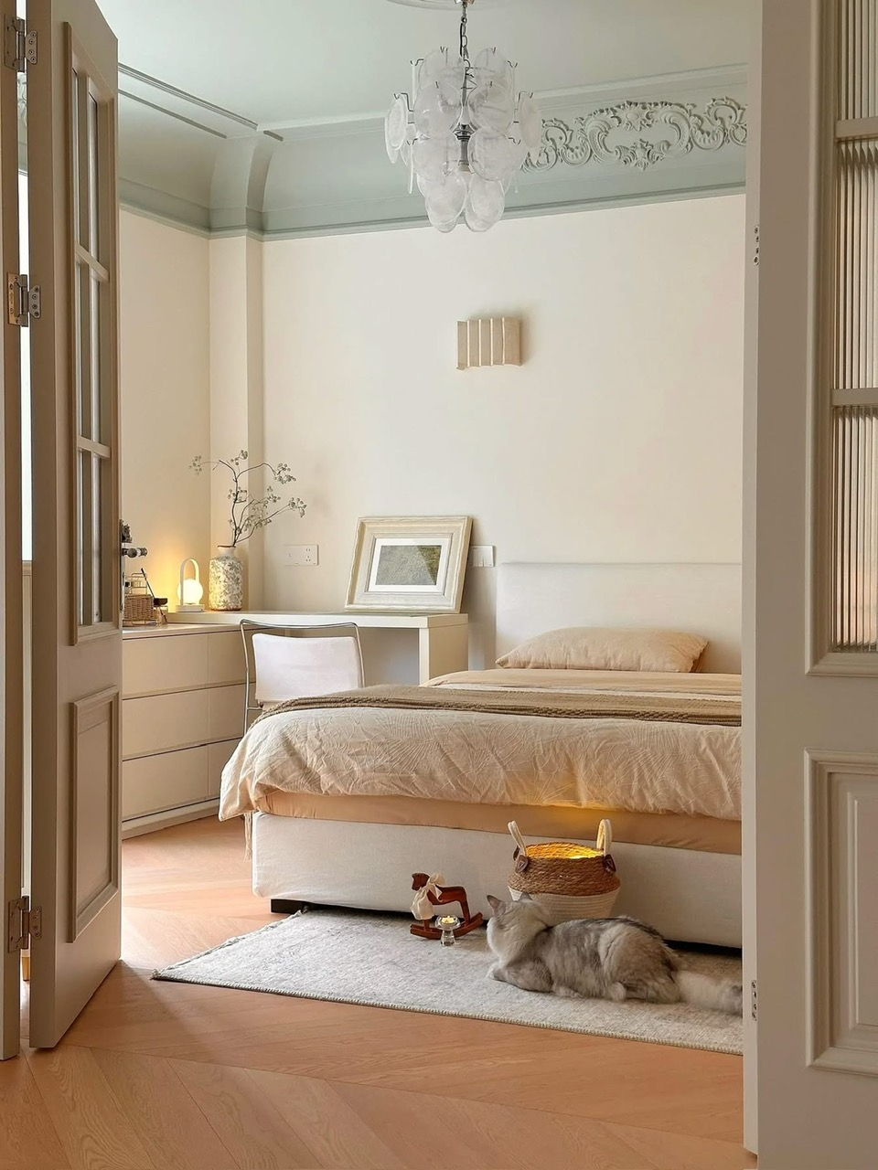 Làm mới không gian phòng ngủ mùa xuân với những thay đổi đơn giản- Ảnh 3.