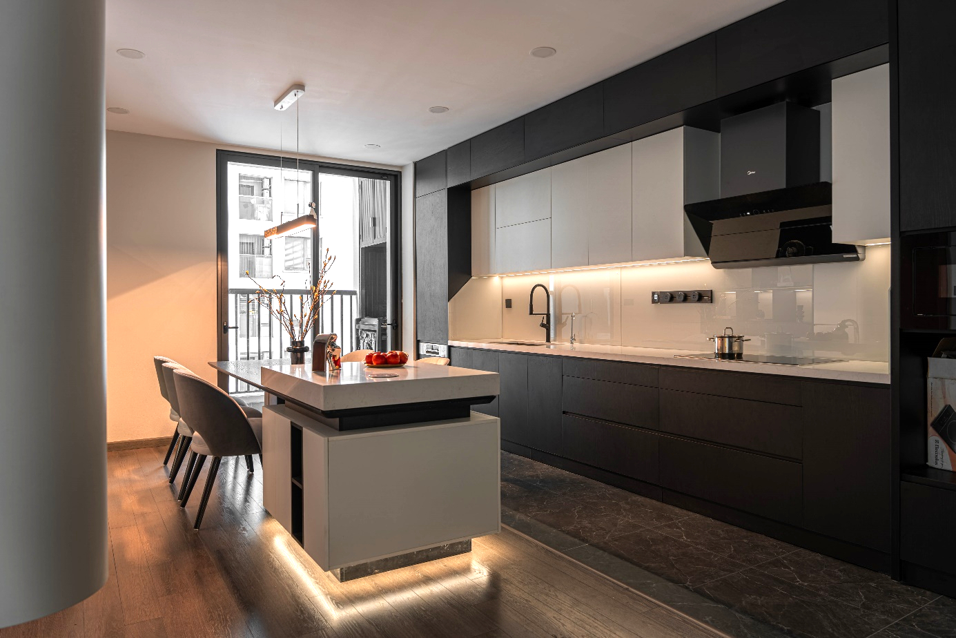 Nội thất đen - trắng: Khi sự tối giản đòi hỏi chiều sâu thiết kế- Ảnh 6. Nội thất đen - trắng: Khi sự tối giản đòi hỏi chiều sâu thiết kế- Ảnh 6.