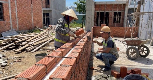 Hạ nhiệt ngôi nhà bằng tường gạch hai lớp