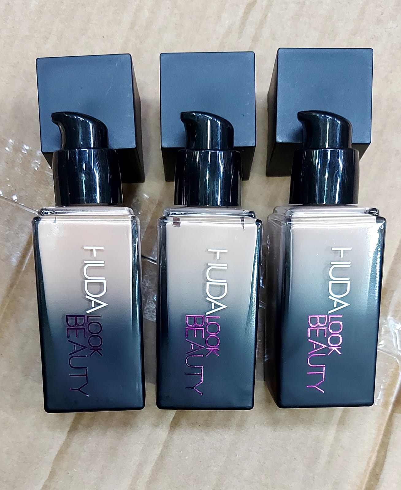 HUDA BEAUTY FAUXFILTER  FOUNDATION  — view 1
