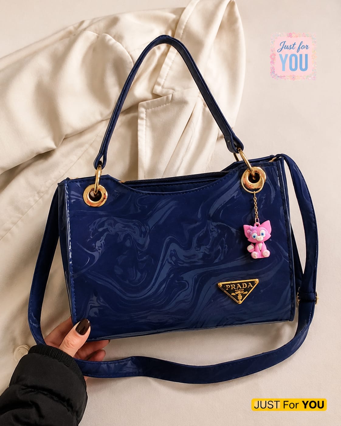 🍂 Trending Handbags With Trending Keychain 🍂 — view 7