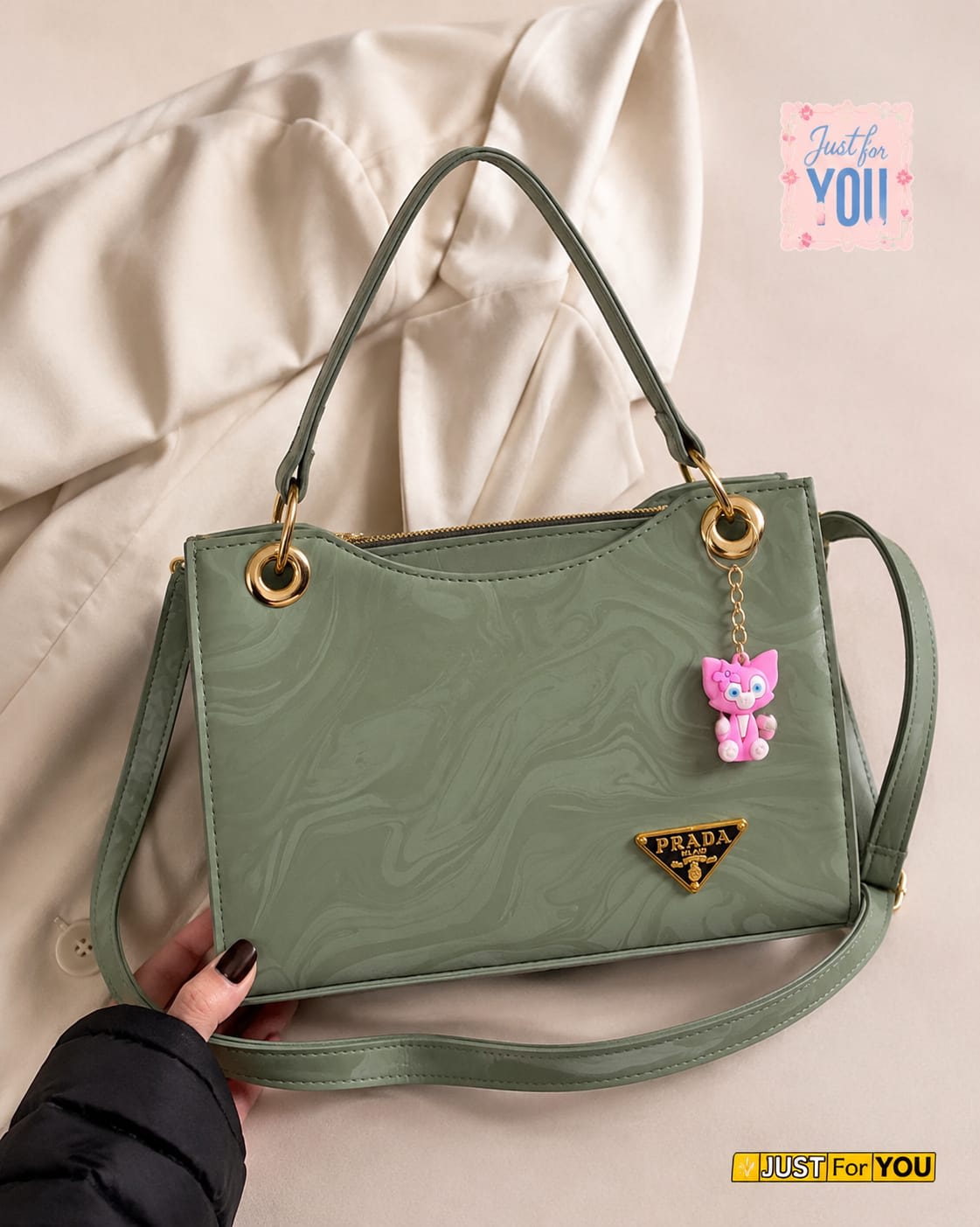 🍂 Trending Handbags With Trending Keychain 🍂 — view 8