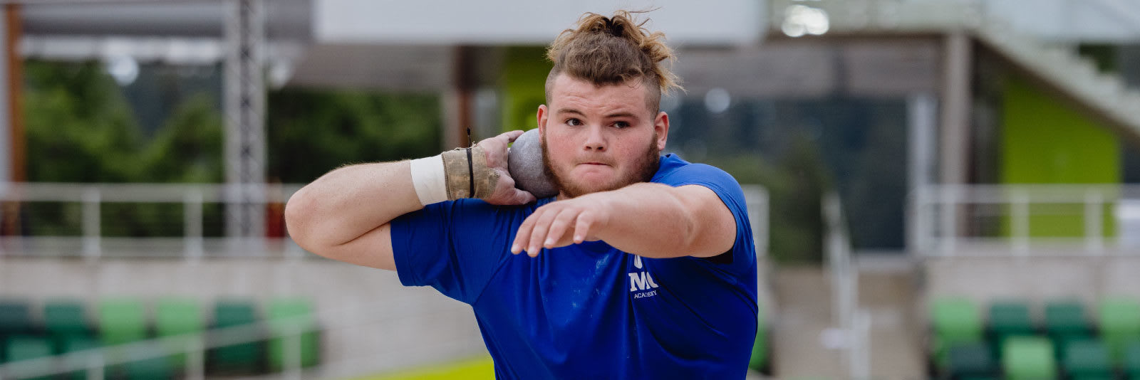 Men's thrower