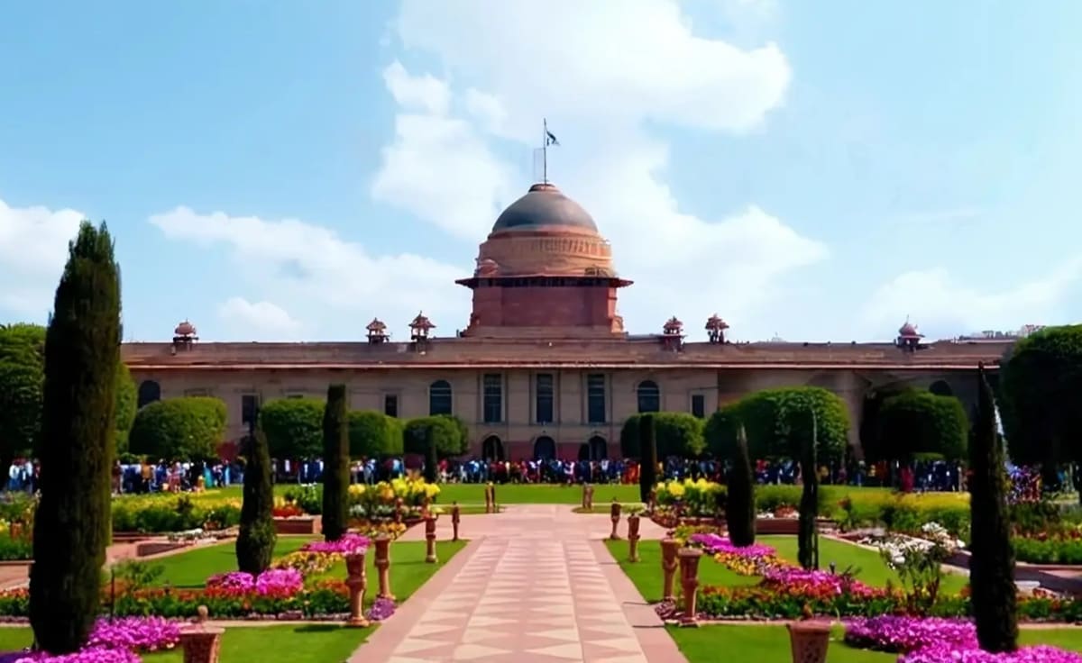 Rashtrapati Bhavan front view in Delhi