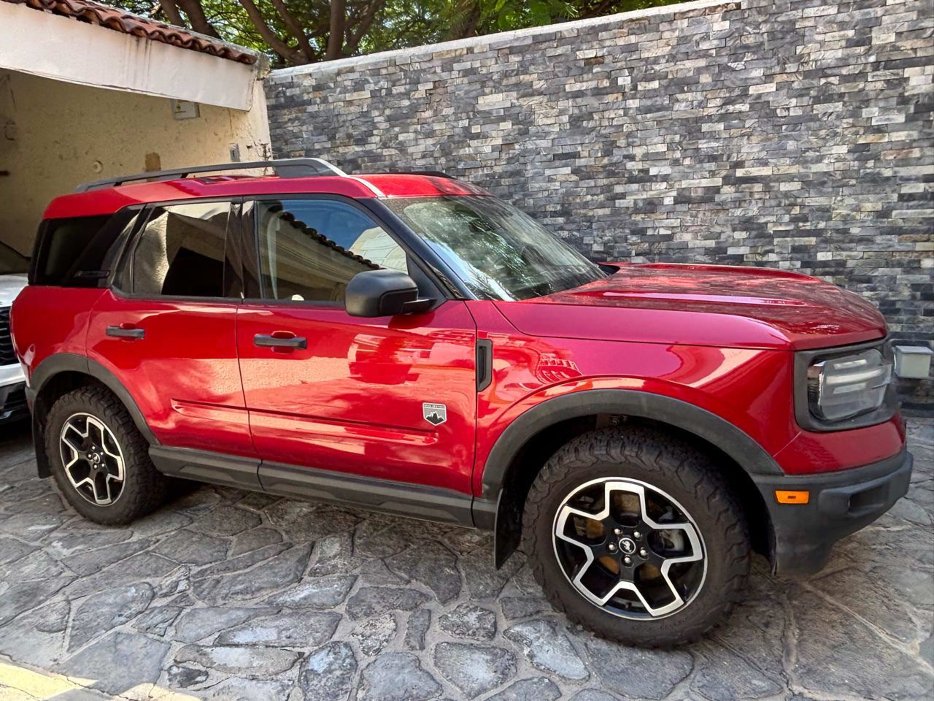 2021 Ford Bronco Rojo