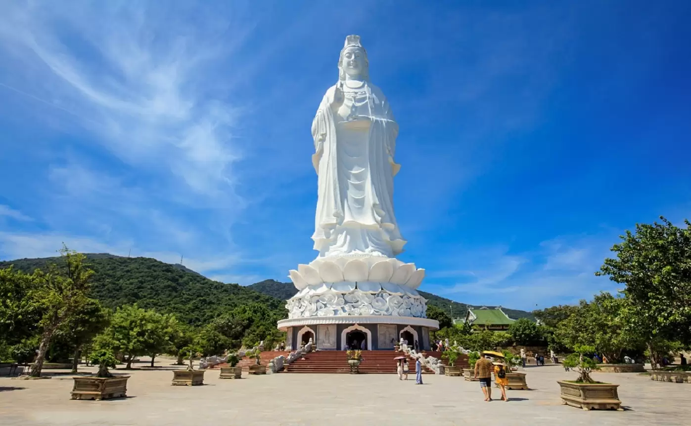 Linh Ung Pagoda - Lady Buddha Statue