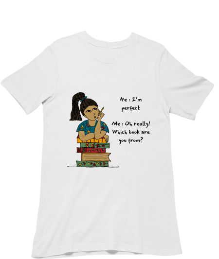 Girls love boys in books Regular T-Shirt
