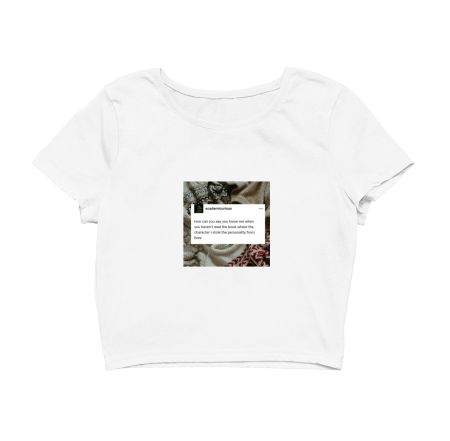 Book lover Crop Top